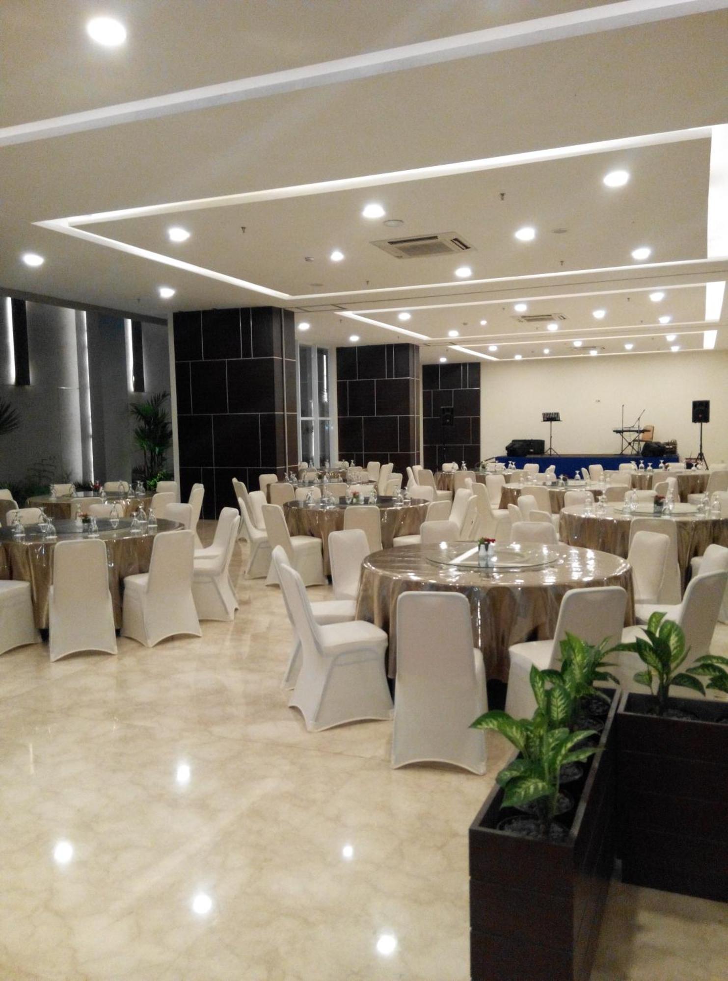 Atlantic City Hotel Bandung Exterior foto